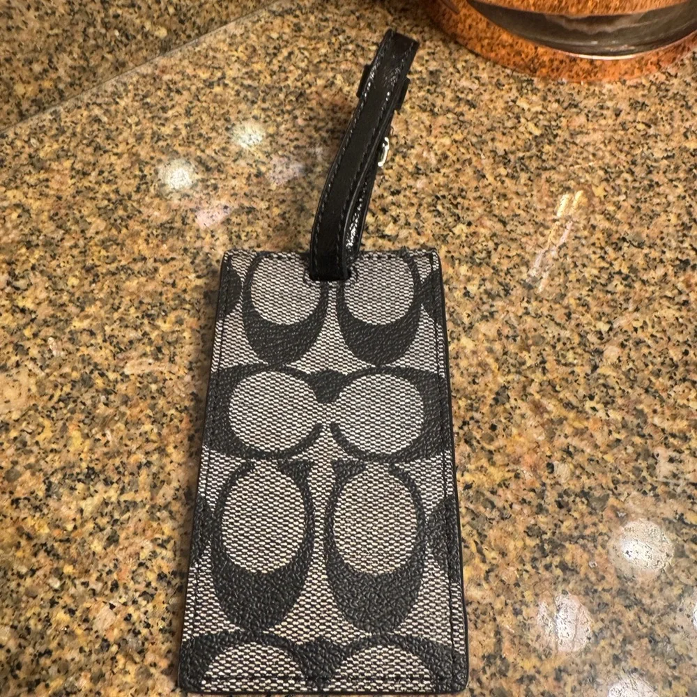 Coach‎ signature Black and Gray Patterned Luggage Tag NWT